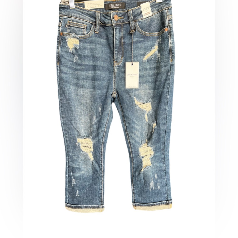 π π NWT Judy Blue Distressed Capri Fit Jeans | Size 5/27 - Picture 1 of 13